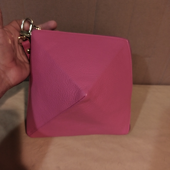 Casa Lopez Piramid Pebbled Leather Bag. - Picture 11 of 15